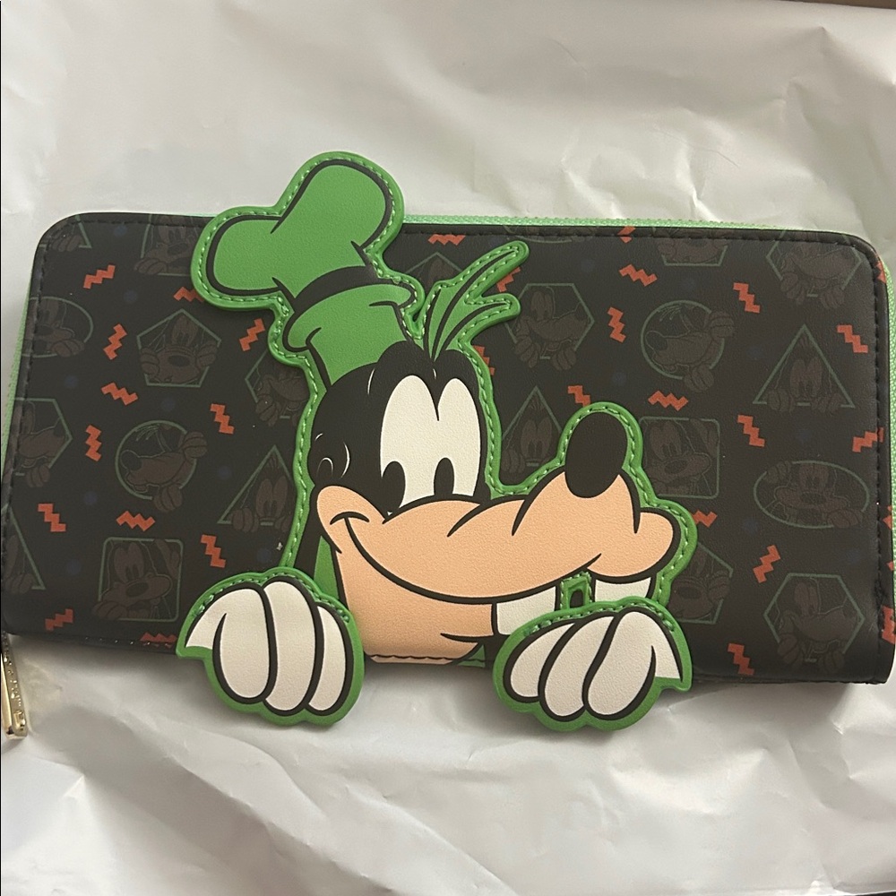 Disney a Loungefly Goofy Character long zipper  Wallet Limited Edition